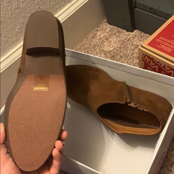 Boots - Picture 3 of 3